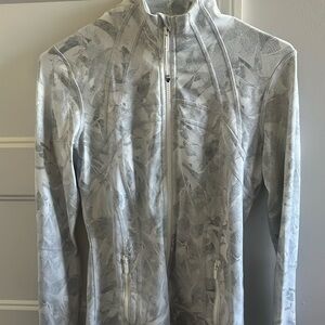 women’s define jacket, size 6, rarely worn